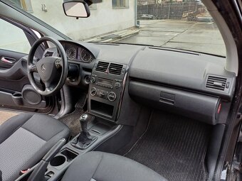 Predám Mercedes-Benz A, 1.4 benzín, 3-dverový,rok výroby 200 - 12