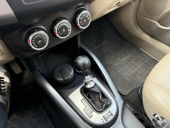 Peugeot 4007 2.2 HDi Executive DCS - 12