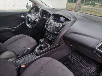 Ford Focus Combi   model 2016 - 12