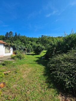 Rodinný dom s krásnym 1200m2 slnečným pozemkom - 12