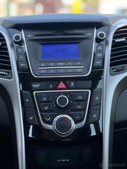 Hyundai i30 1.6i - 12