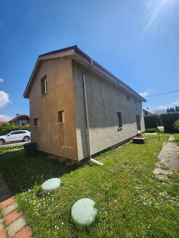 2 novšie rod.domy na jednom pozemku, možnosť rozdelenia - 12