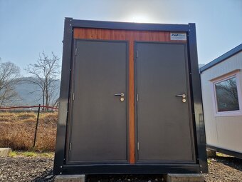 Sanitární kontajner o rozměru 2,4 x 2,4 m - 12