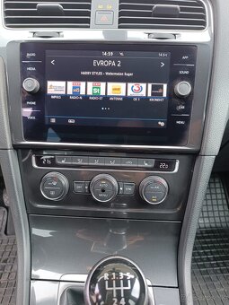 Prodám Volkswagen golf 1.0 TSI 63kw r.v 2017 - 12