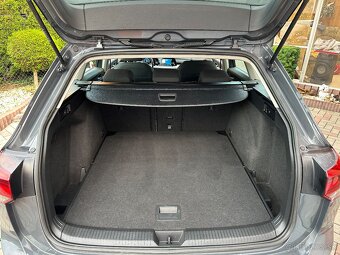 Volkswagen Golf VIII Variant 1.0 eTSI 81kw Dsg 153893KM - 12