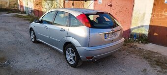 Ford Focus 1.8 TDCi Ghia - 12