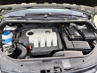 Volkswagen Golf Plus - 12