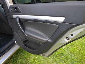 Škoda Octavia 2 facelift RS interiér nová stk a EK - 12