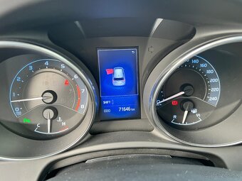 PREDAM TOYOTU AURIS 1,6 97kw 2017 - 12