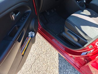 Kia Venga 1.4 benzin 66 kw , 74 000 km - 12