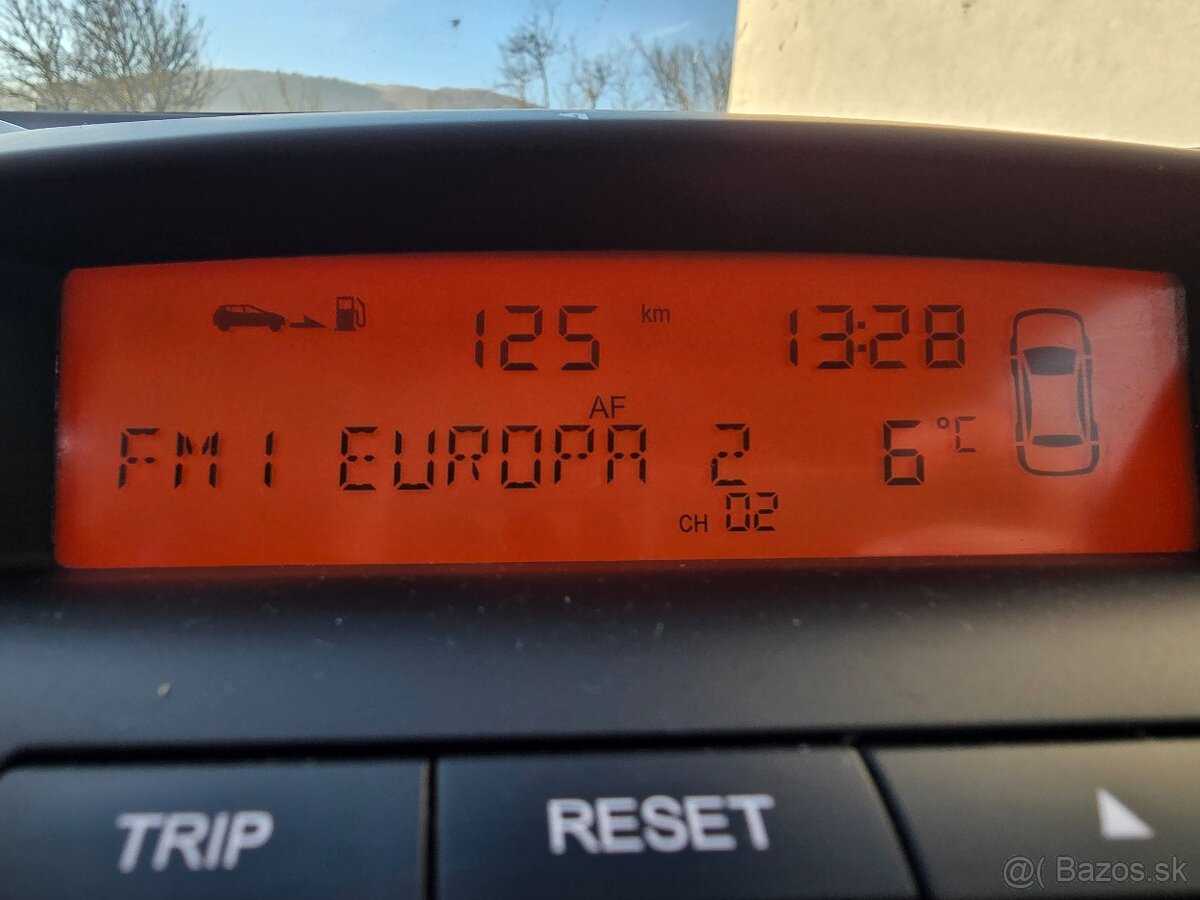 Kia Ceed 1.4benzin,95 400km,1.majiteľ,nová stk - 13