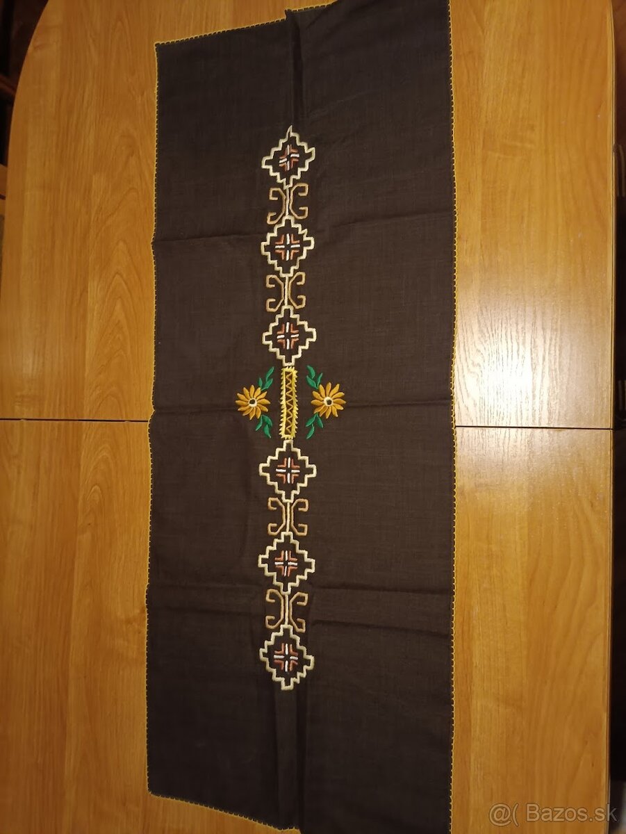 Vyšívané obrusy a ďalšie predmety - 13