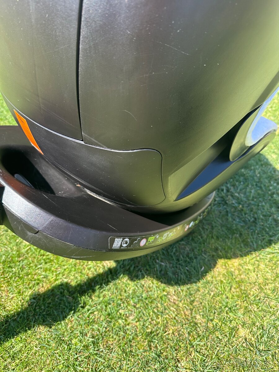 Britax Römer Dualfix otočná - 13