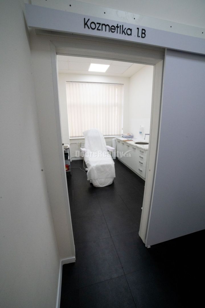 Krásne priestory na podnikanie do prenájmu v centre Rimavske - 13