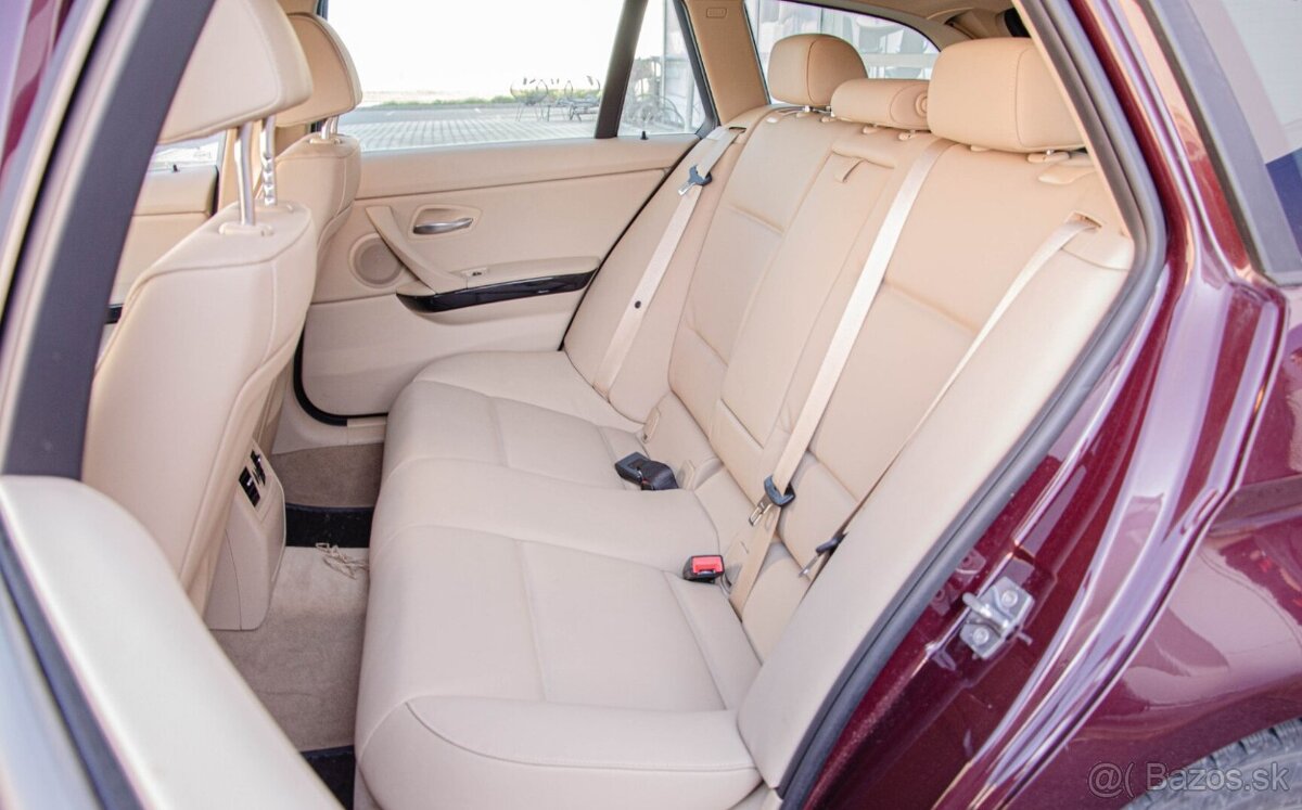 BMW Rad 3 Touring 320d xDrive A/T - 13