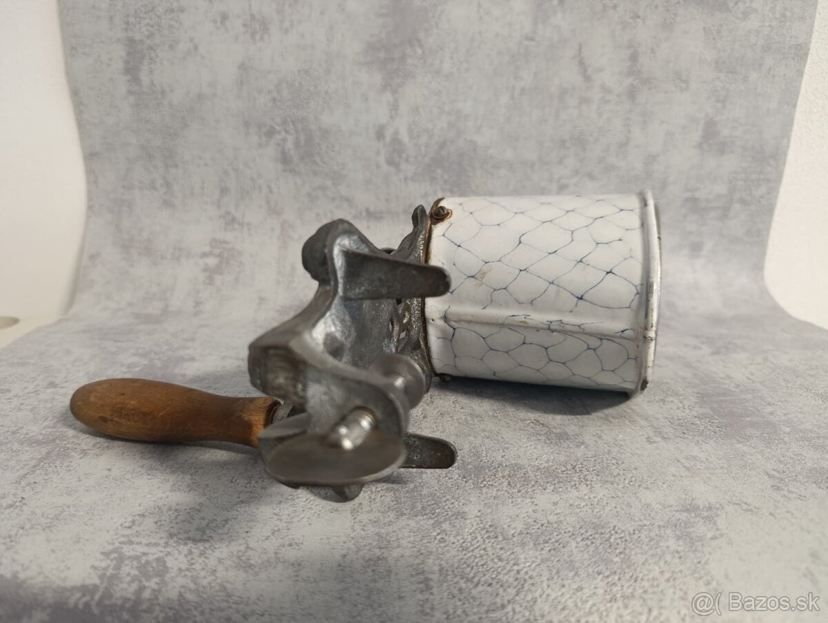 Velmi starý krásný velký mlyncek na strouhanku IDA - 13