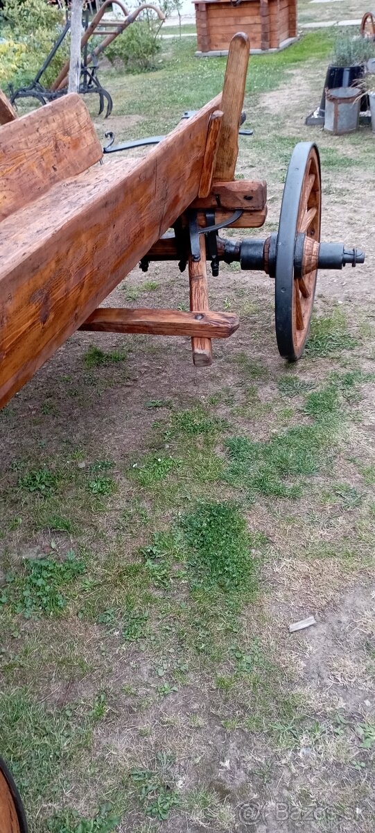 Starý drevený konský voz - 13