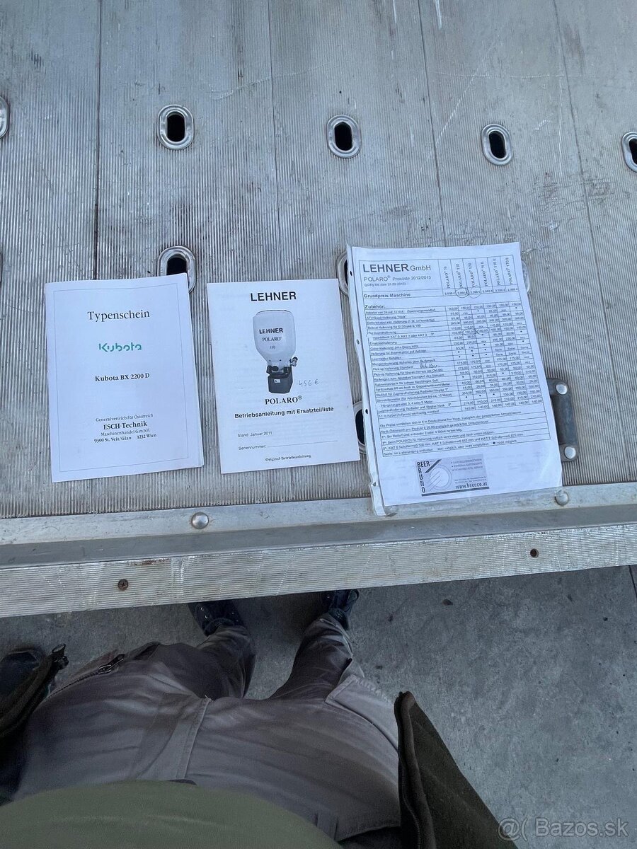 Malotraktor KUBOTA BX2200d so zimným setom - 13