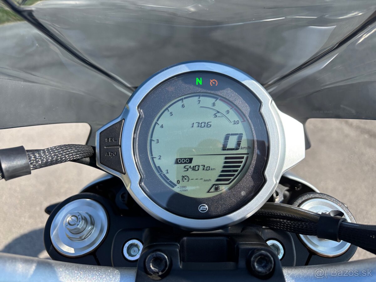 Cfmoto CLX Heritage 700 - 13