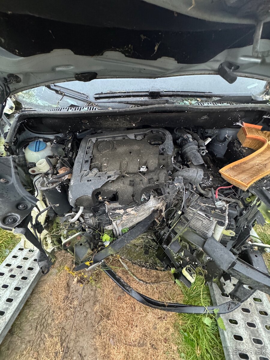 Rozpredám VW Touran 2 , 2.0 TDI 103kw - 13