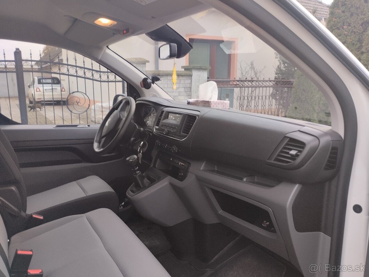 Citroen Jumpy Combi Comfort XL BlueHDi 150, biela - 13