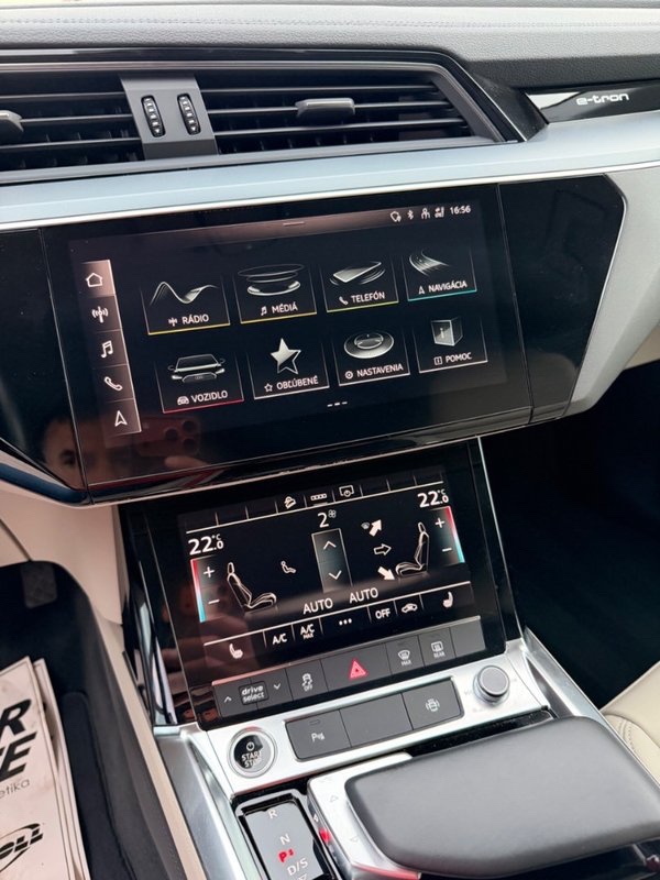 Audi E-tron 50 quattro S line - 13
