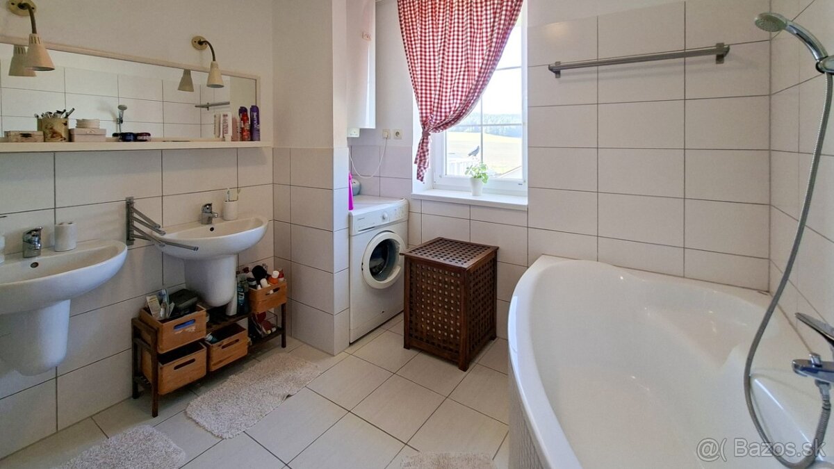 REZERVOVANÝ Rodinný dom vo Vlkovej, pekný výhľad - 13