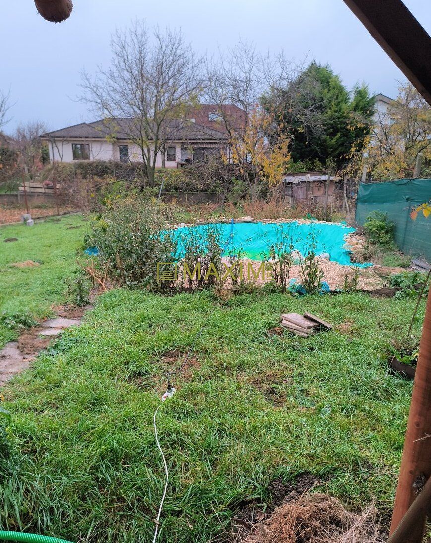 Ponúkam na predaj rodinný dom v obci Ružindol, vhodný na pok - 13