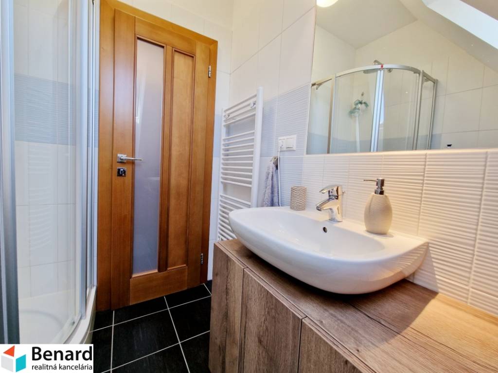 2 IZBOVÝ BYT, VEĽKÁ LOMNICA,VYSOKÉ TATRY,GARAŽOVÉ STÁTIE - 13