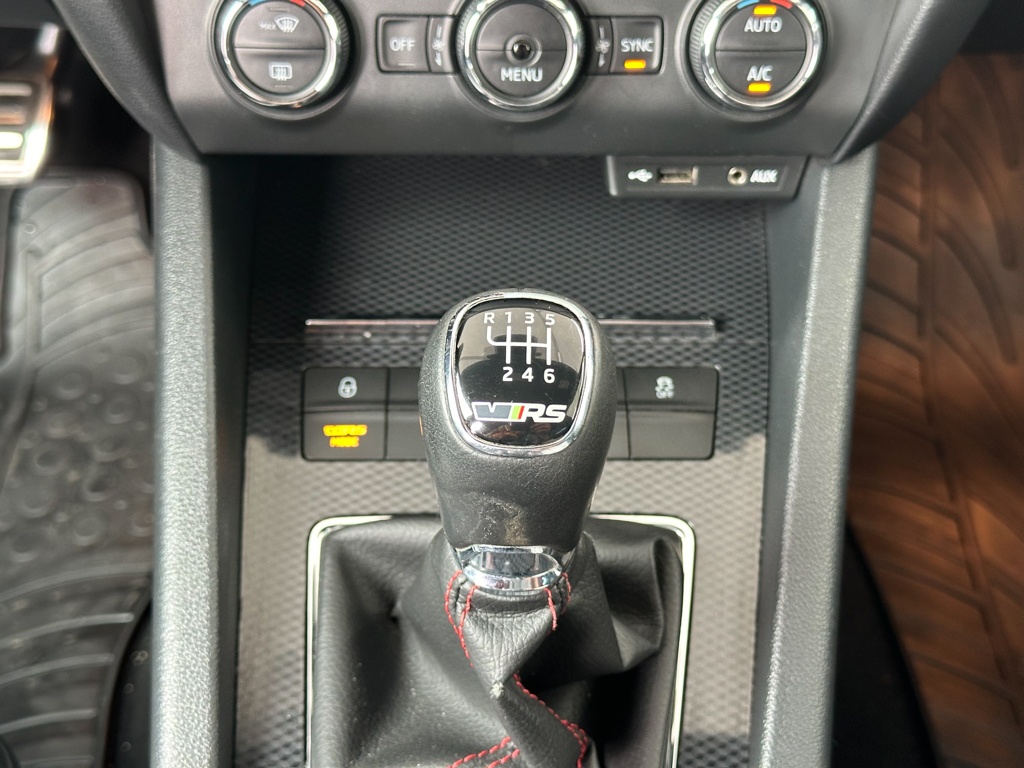 483- Škoda,Octavia Combi RS,2015,nafta,2.0 TDI RS,135kw - 13