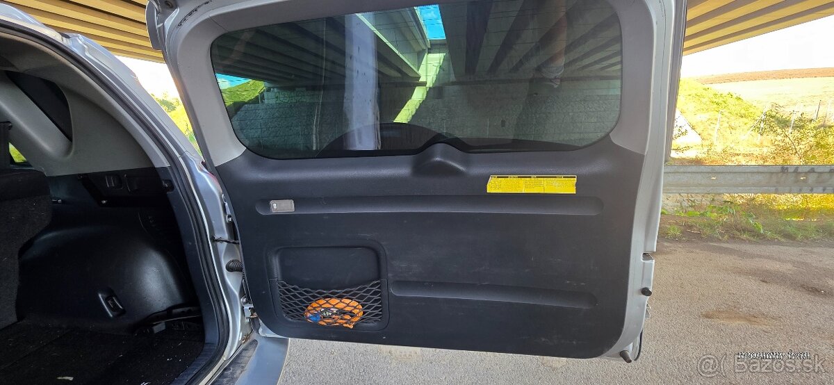 toyota RAV4 - 13