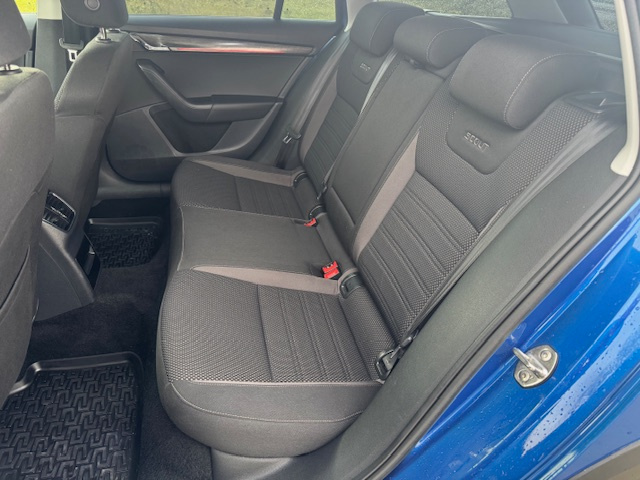 Škoda Octavia Combi 2.0 TDI Scout DSG 4x4 - 13