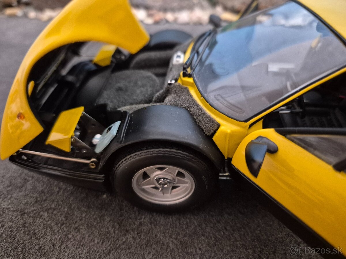 prodám model 1:18 Ferrari 512BB KYOSHO - 13