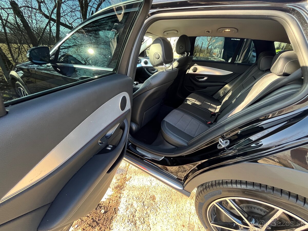 Mercedes Benz E220d All Terrain 4matic 11/2019 Historia MB - 13
