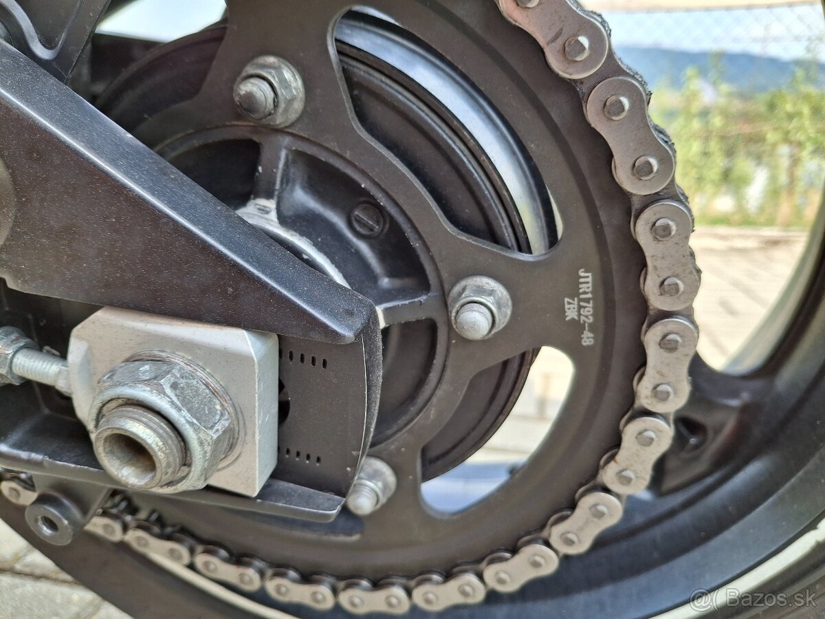 Predám Suzuki GSR 600 - 13