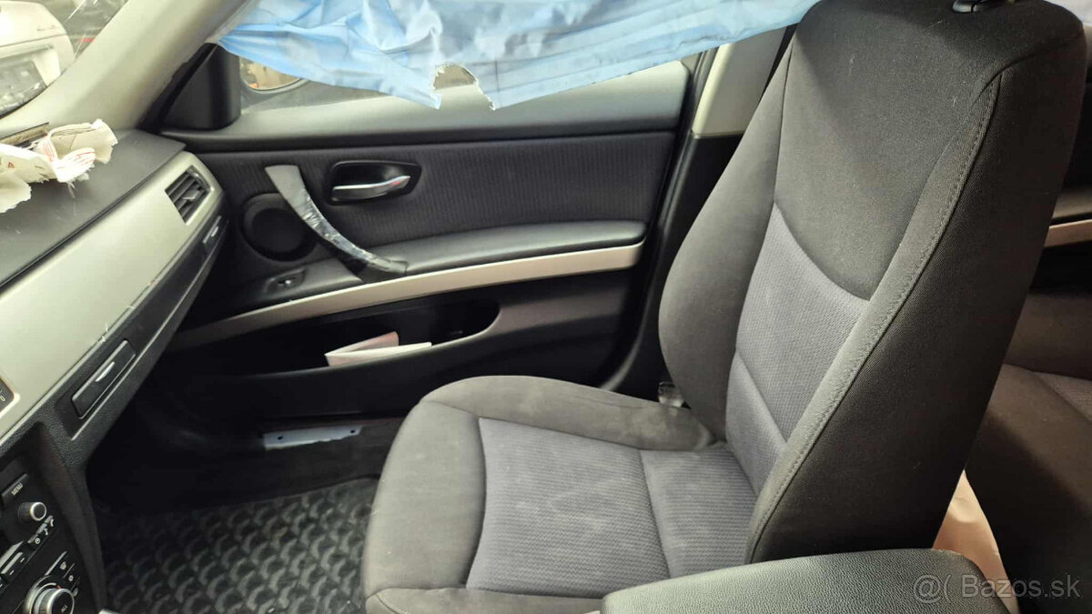 BMW E90 320i 2,0i 125kw - 13