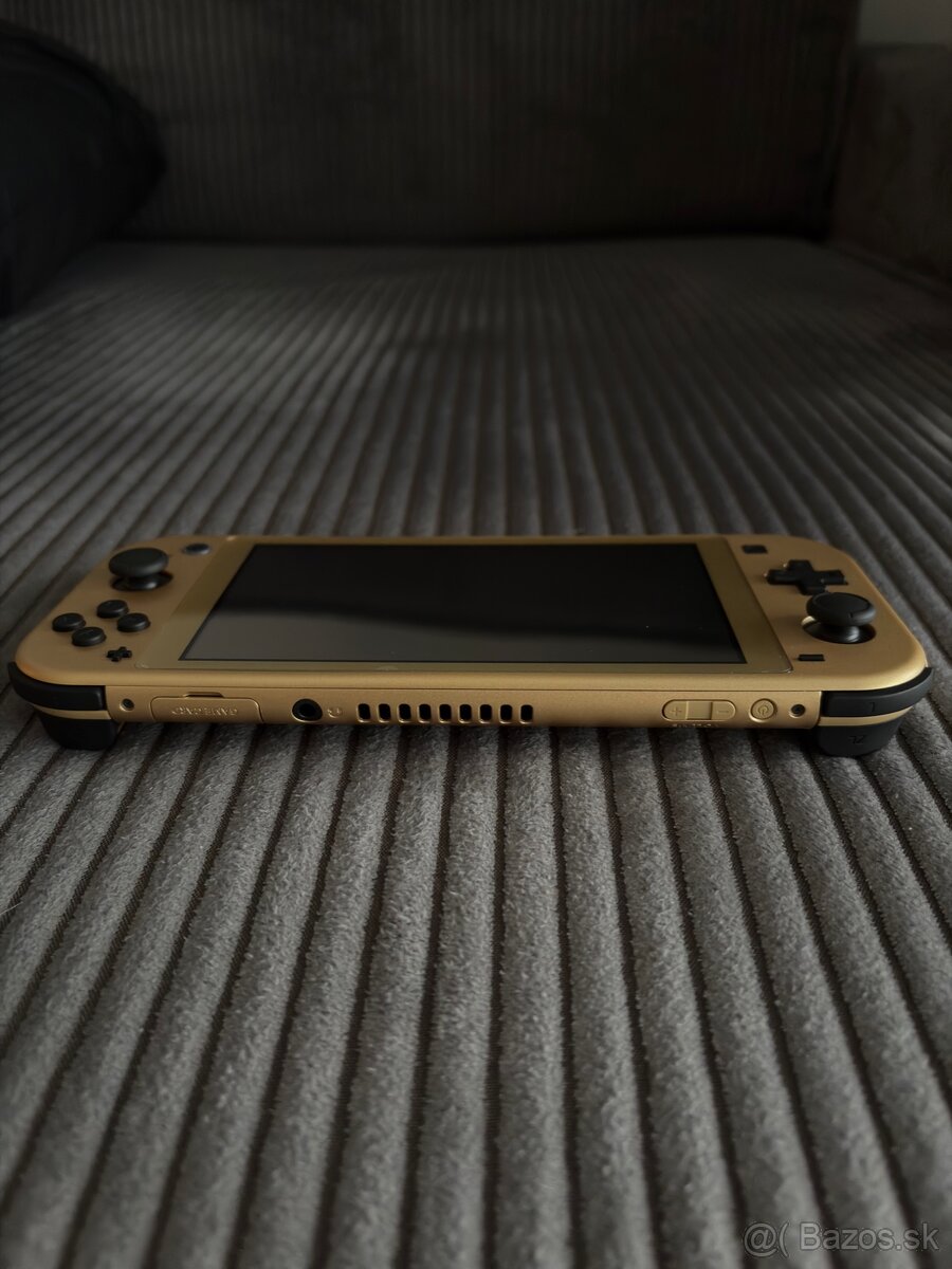 Nintendo Switch Lite Hyrule Edition + Magnetický kryt - 13