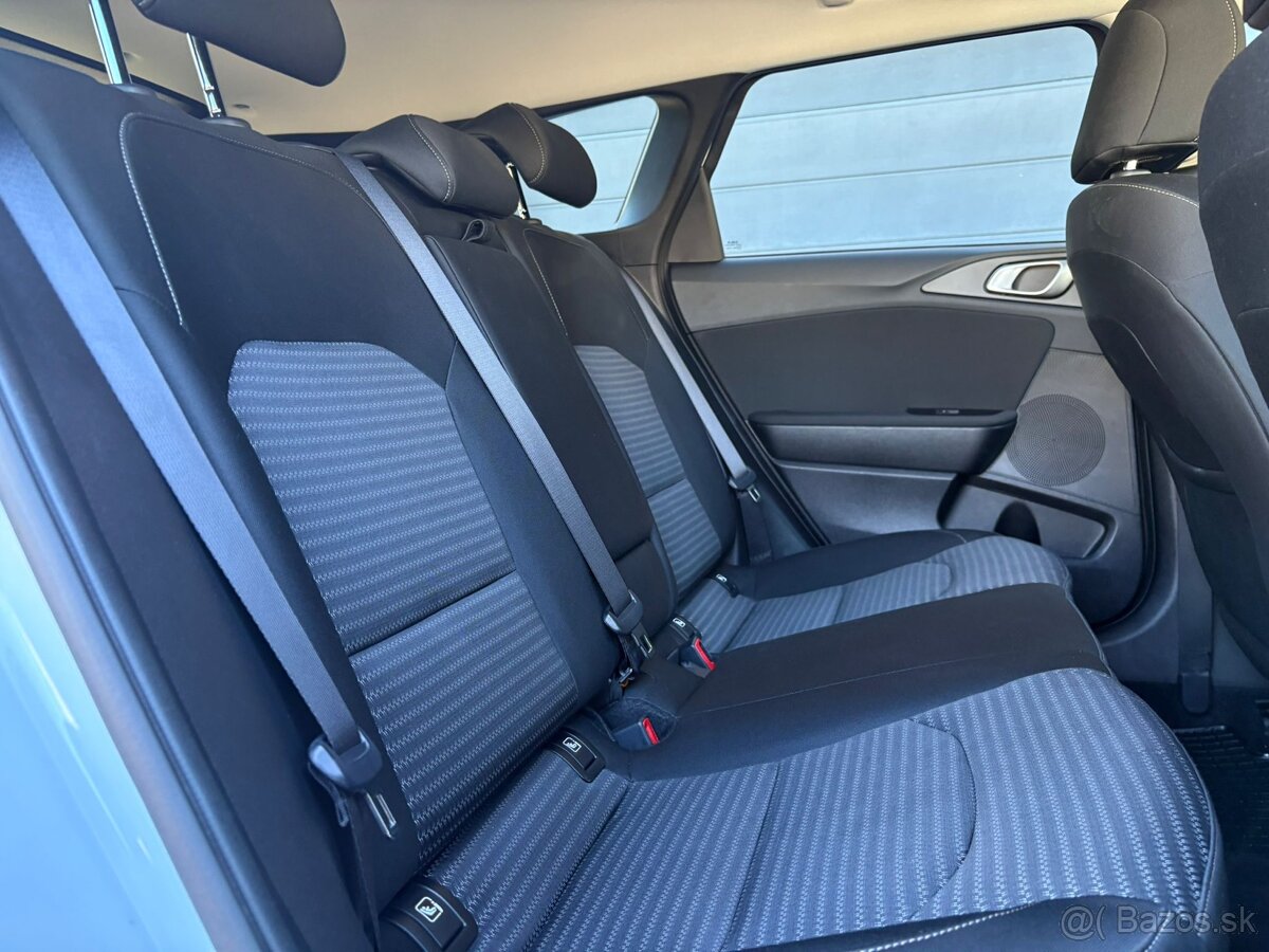 KIA ceed sw 1.5T-GDi - 13