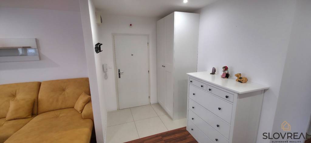 SLOVREAL na predaj 3 izbový byt, 80 m2 - 13