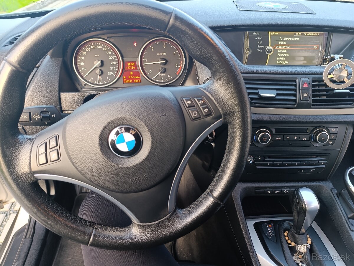 BMW X1 XDRIVE 18D - 13