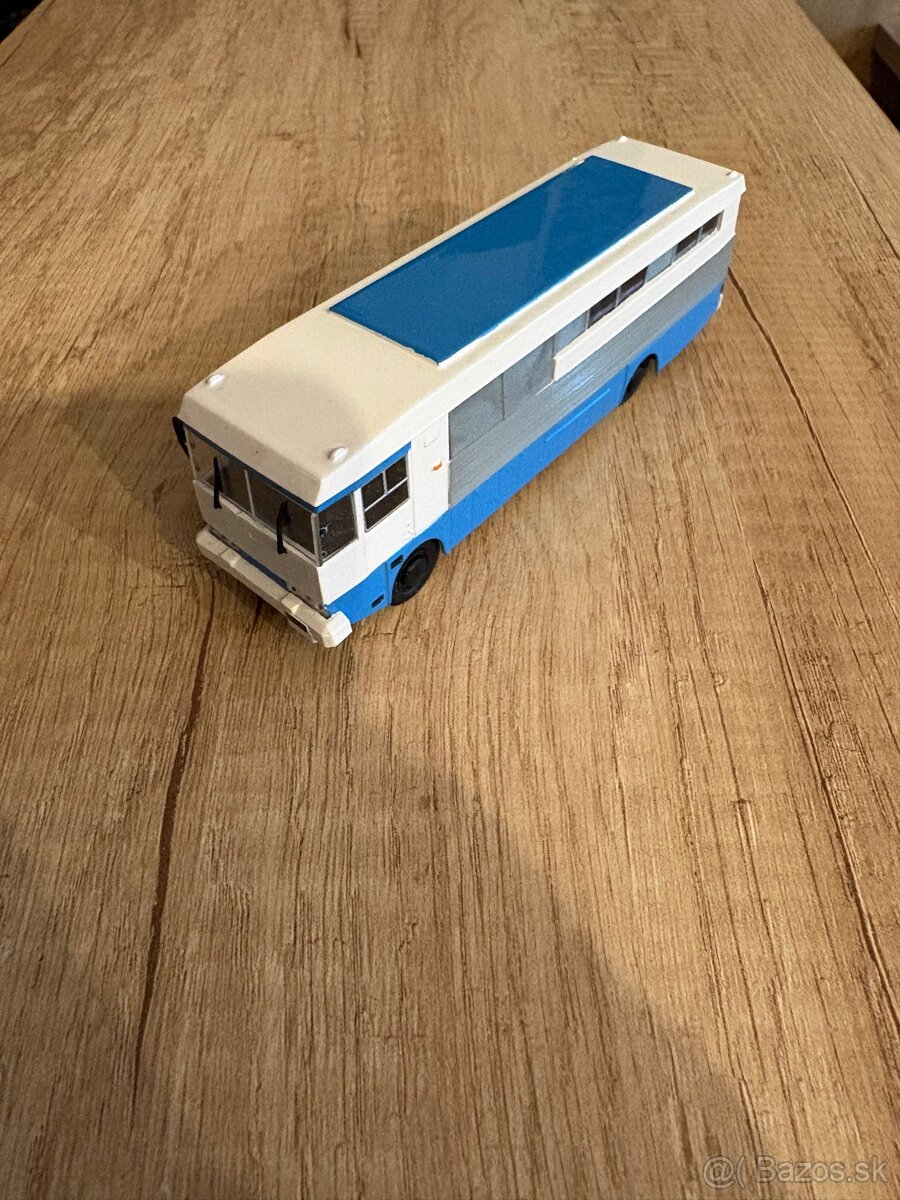 Autobusy Deagostini 1:72 - 13