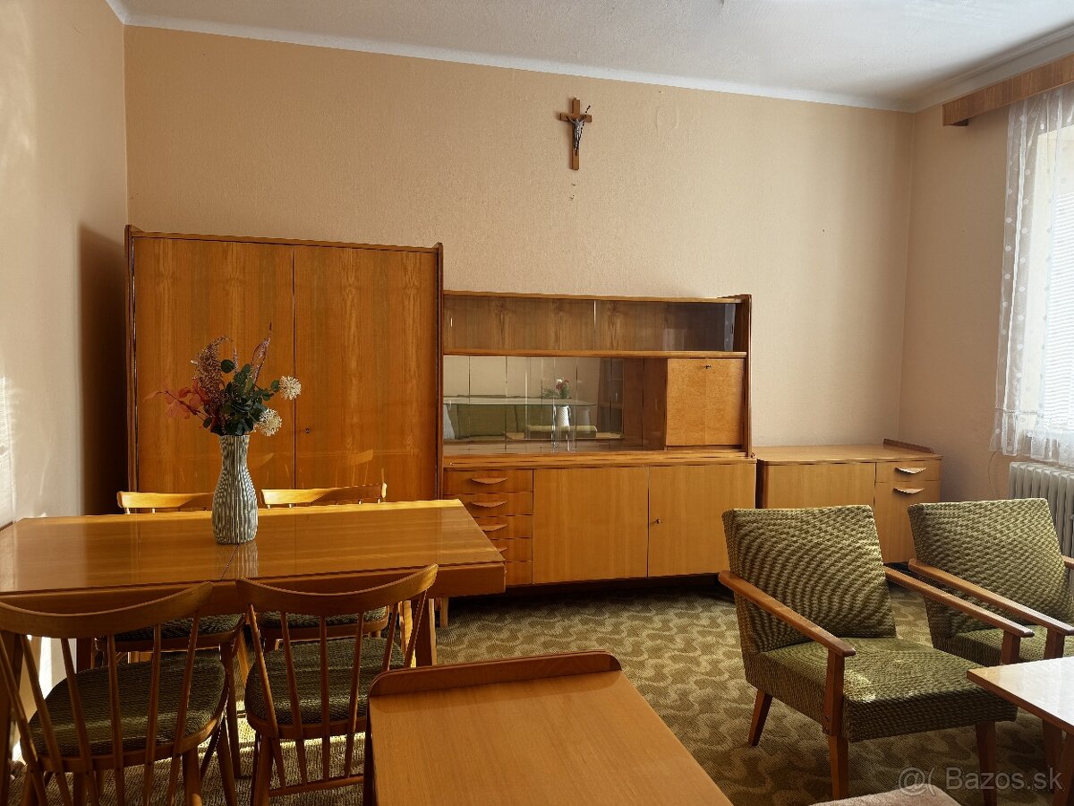 NA PREDAJ: Udržiavaný podpivničený vidiecky domček, Poruba - 13