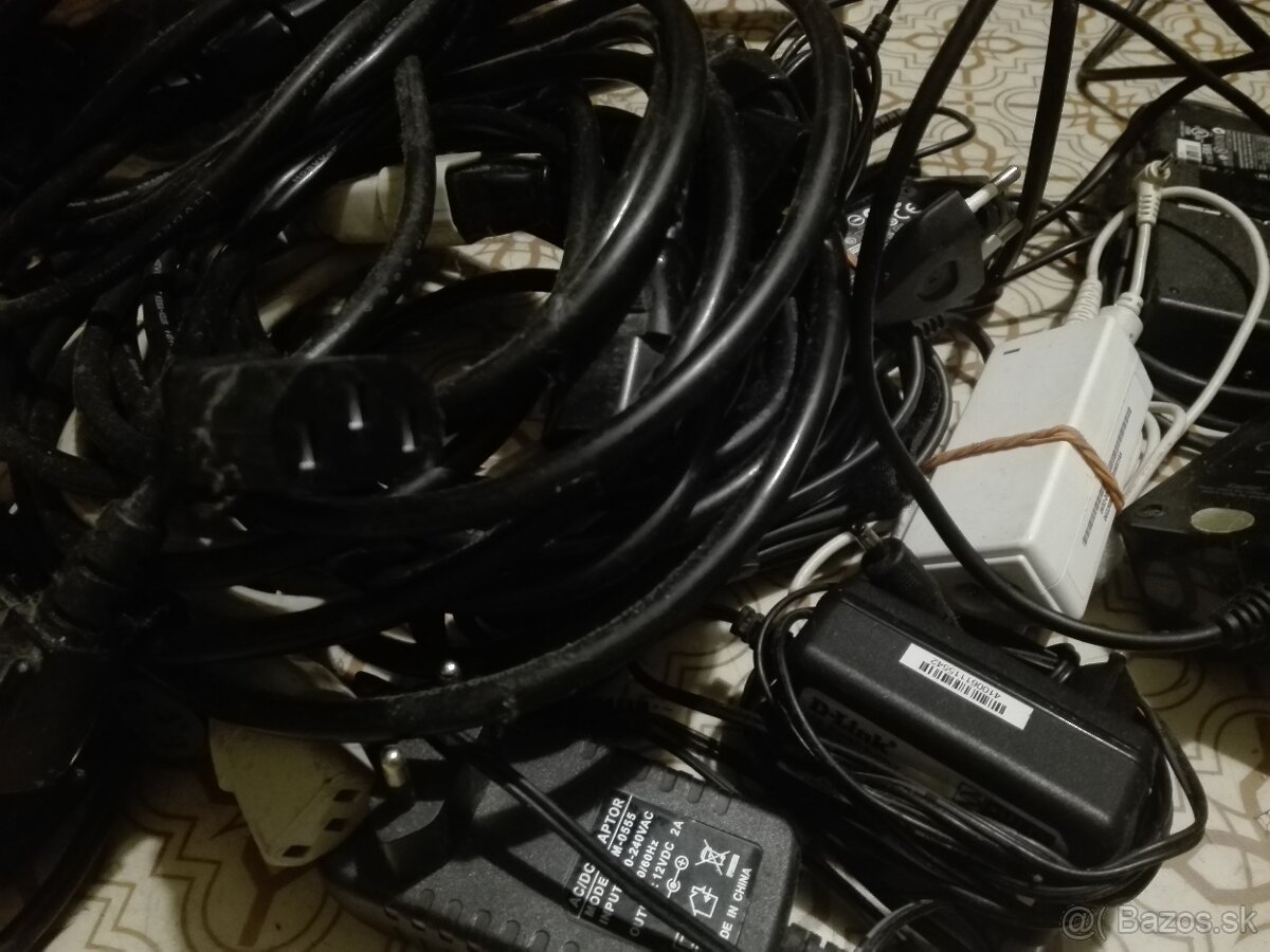 Nabíjačky, Adaptery, Káble VGA,LAN atd. - 13
