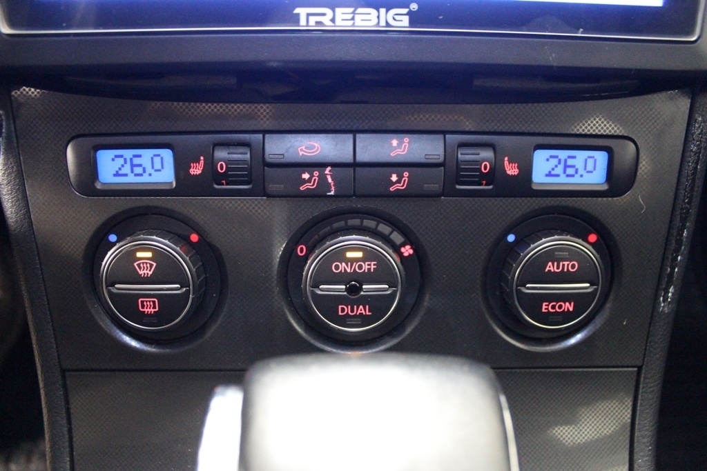 Volkswagen Passat Variant 2.0 TDI Trendline DSG - 13