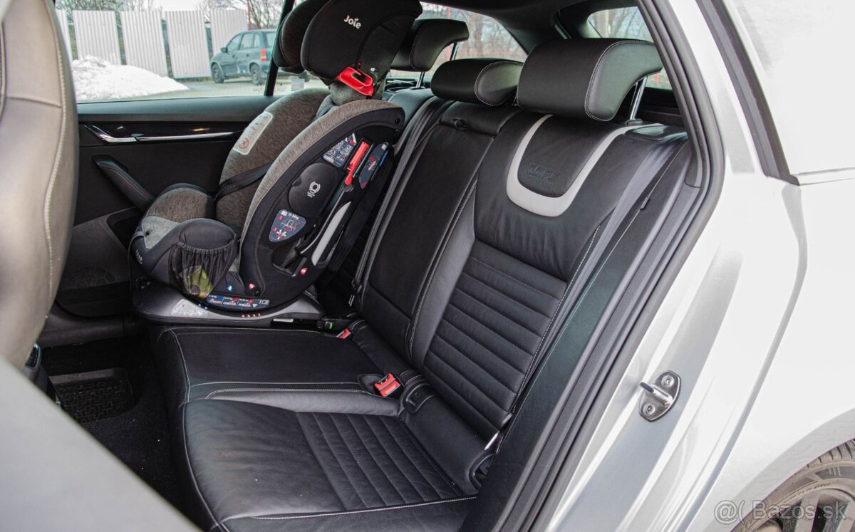 Škoda Octavia Combi 2.0 TDI RS - 13