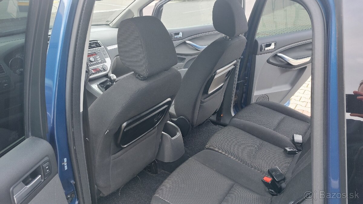 FORD C-Max - 13