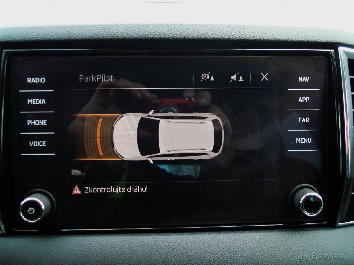 Škoda Karoq, 1.5TSi STYLE - SERVIS - 13
