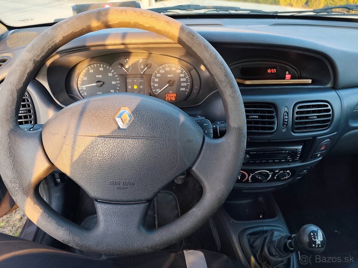Renault Megane Classic 1.6 16V 2002 - 13