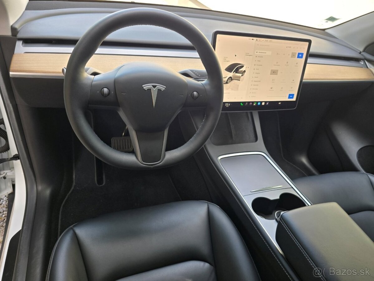 Tesla Model Y, Mesačne: 491€ - 13