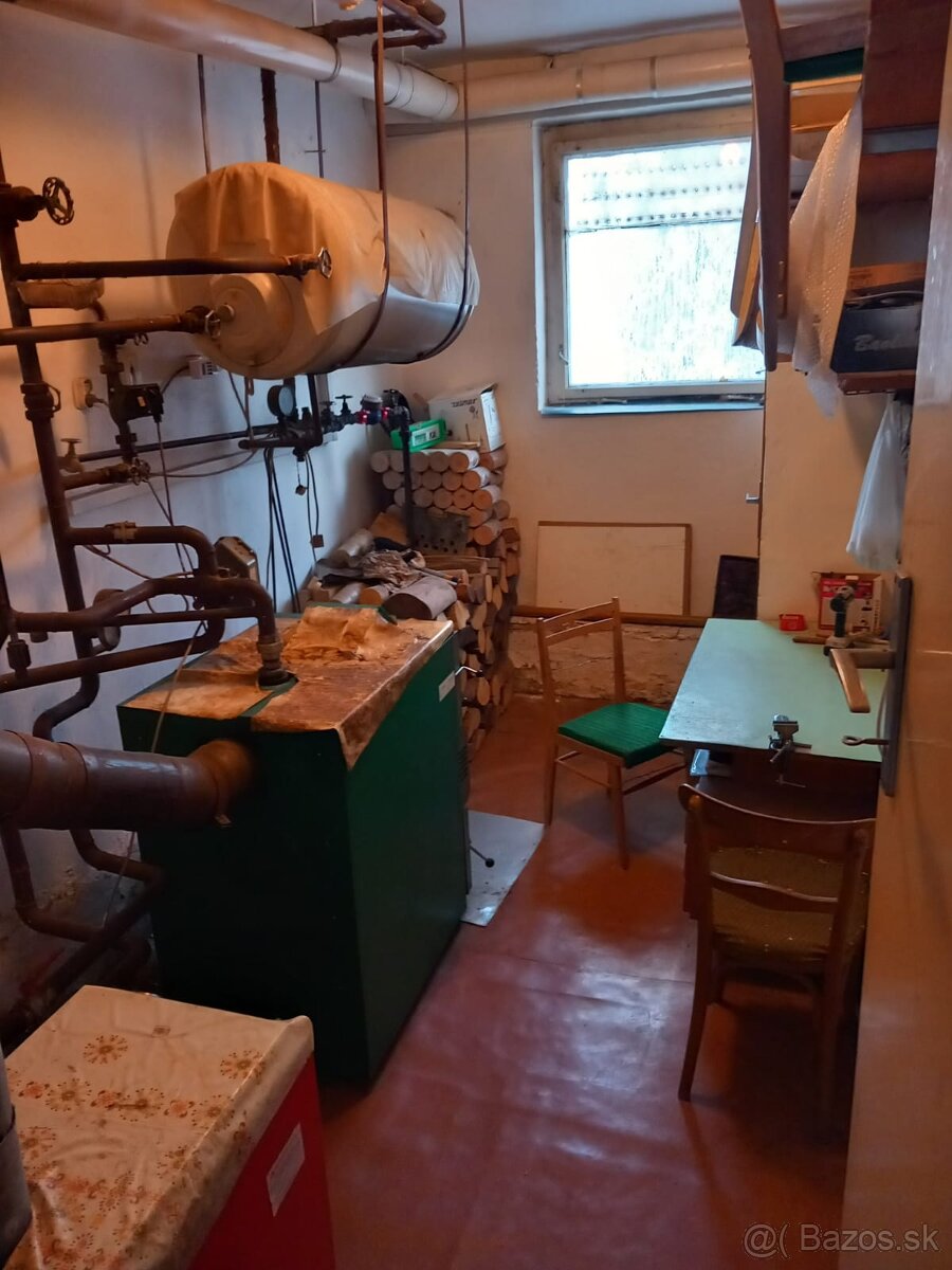 AKCIA Rodinný dom s krásnou záhradou - Kováčová - 13